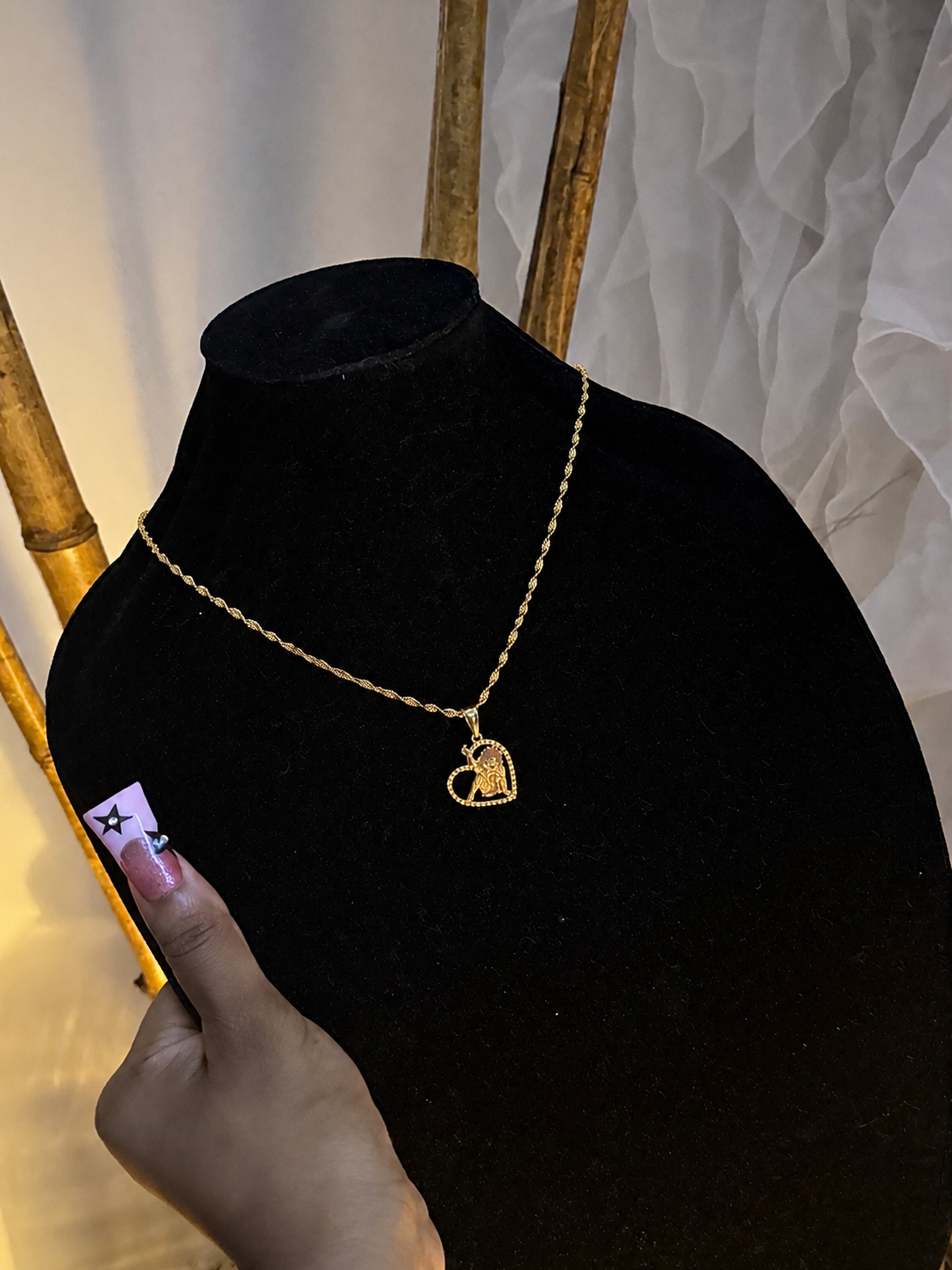 BETTY HEART NECKLACE